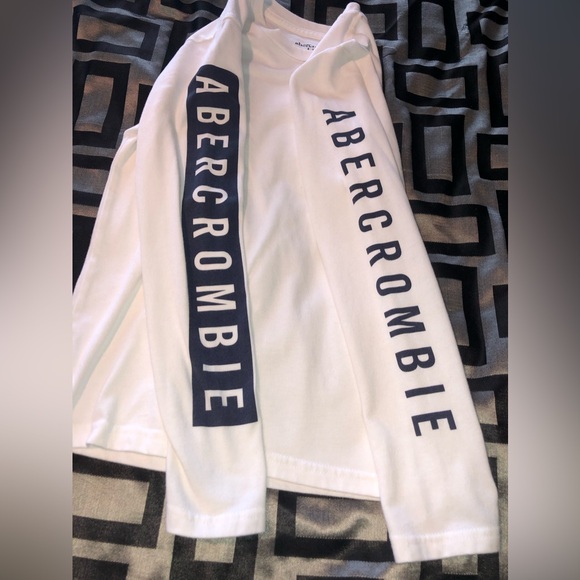 White & Gray Abercrombie Kids Long Sleeve T-Shirts Bundle - Picture 6 of 7